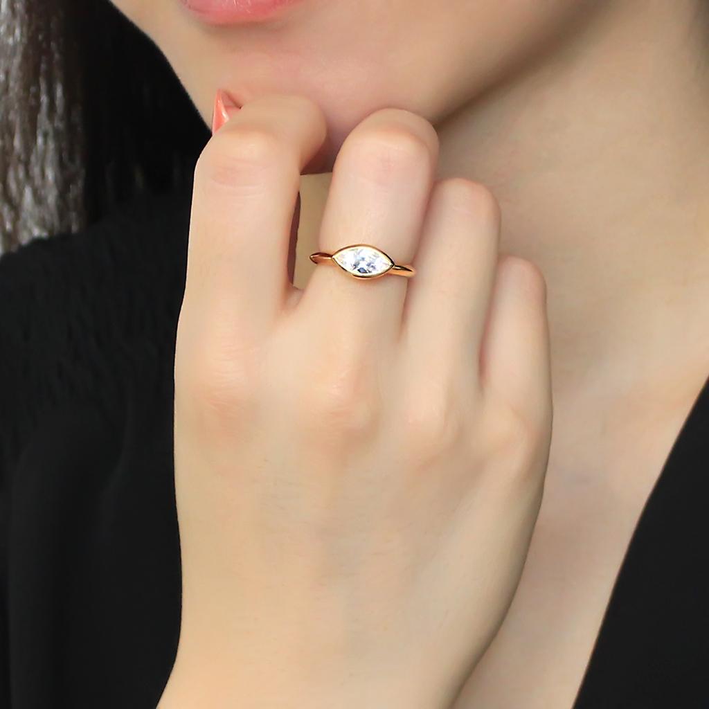 MA3W1484 - Gold Brass Ring with AAA Grade CZ in Clear