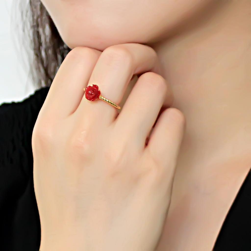 MA3W1498 - Gold Brass Ring with Synthetic Synthetic Stone in Siam