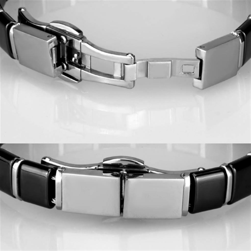 MA3W984 - High polished (no plating) Stainless Steel Bracelet with Ceramic in Jet