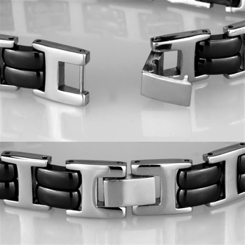 MA3W996 - High polished (no plating) Stainless Steel Bracelet with Ceramic in Jet
