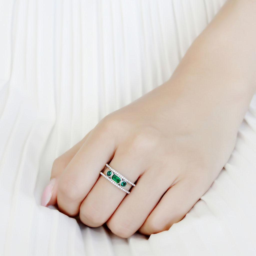 MADA348 - High polished (no plating) Stainless Steel Ring with Synthetic Synthetic Glass in Emerald