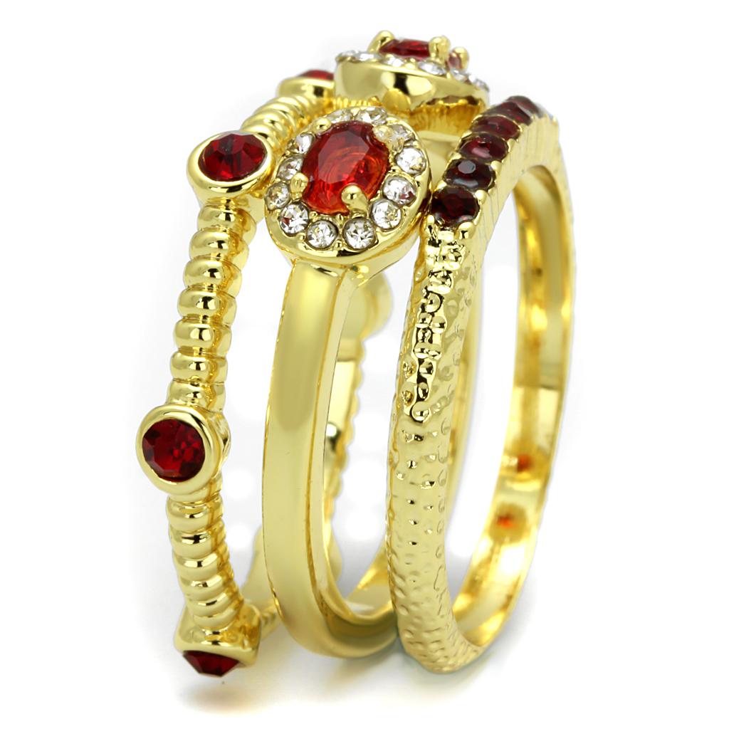 MALO4116 - Gold Brass Ring with Top Grade Crystal in Siam