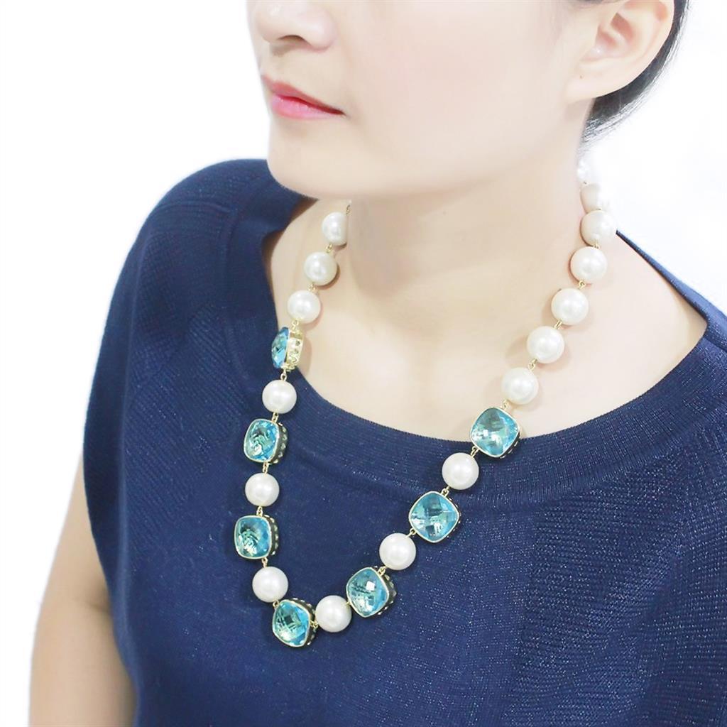 MALO4706 - Gold Brass Necklace with Synthetic Synthetic Glass in Sea Blue
