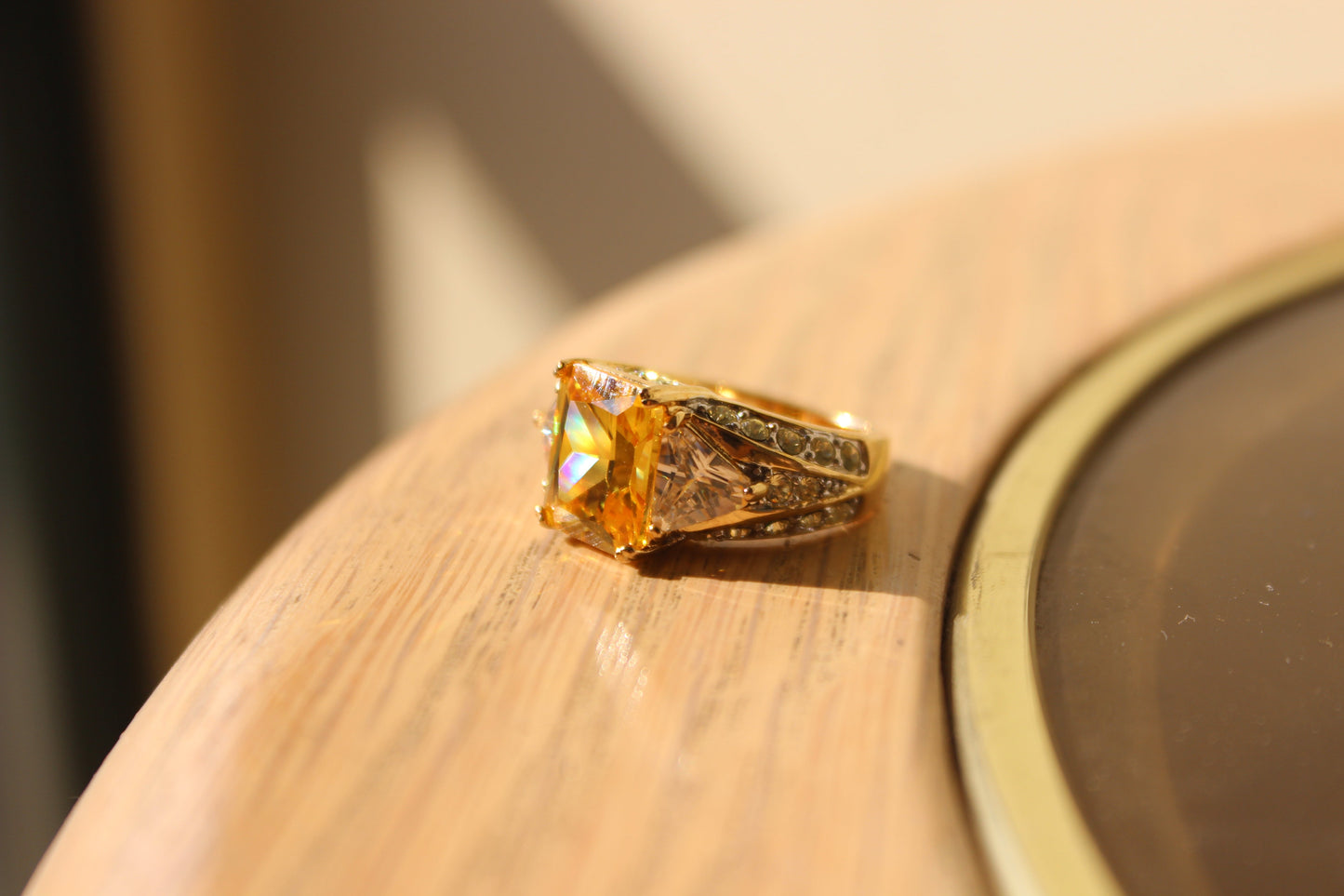 MALOAS1390 - 14K tone 925 Sterling Silver Ring with AAA Grade CZ in Yellow