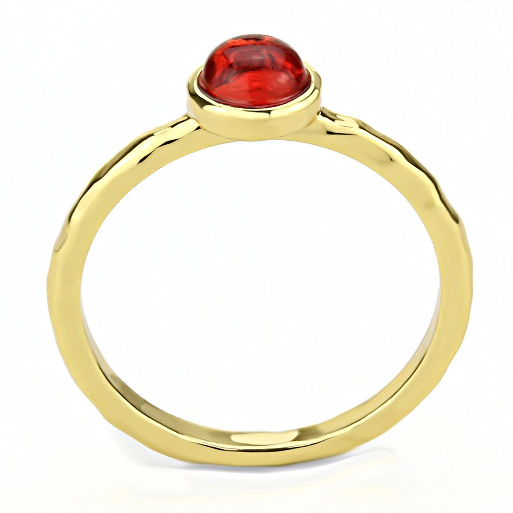 MA3W1496 - Gold Brass Ring with Synthetic Synthetic Glass in Garnet