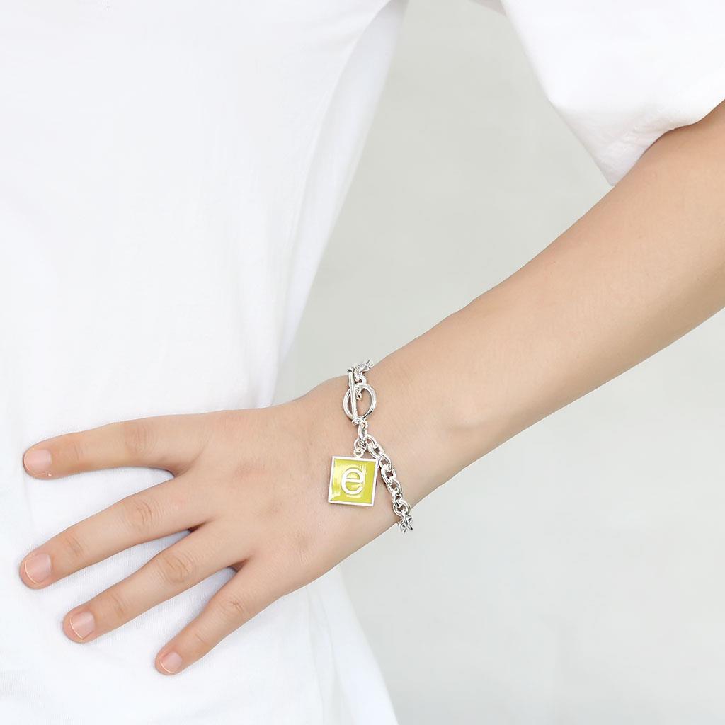 MALO4649 - High-Polished Brass Bracelet with Epoxy  in Emerald