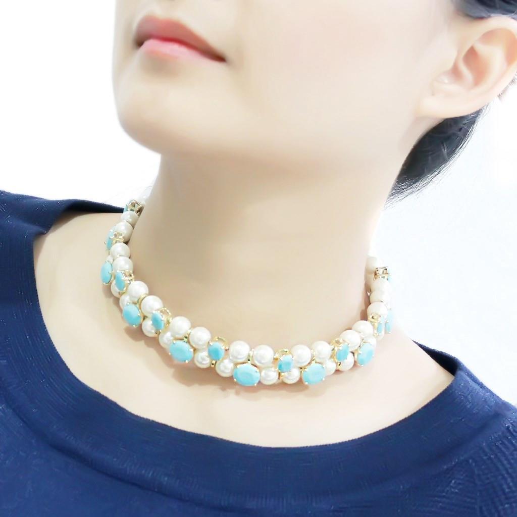 MALO4661 - Gold Brass Necklace with Synthetic Glass Bead in White