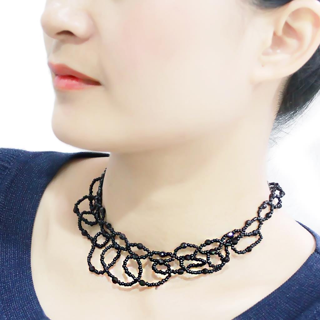 MALO4721 - Rhodium Brass Necklace with Synthetic Synthetic Glass in Jet