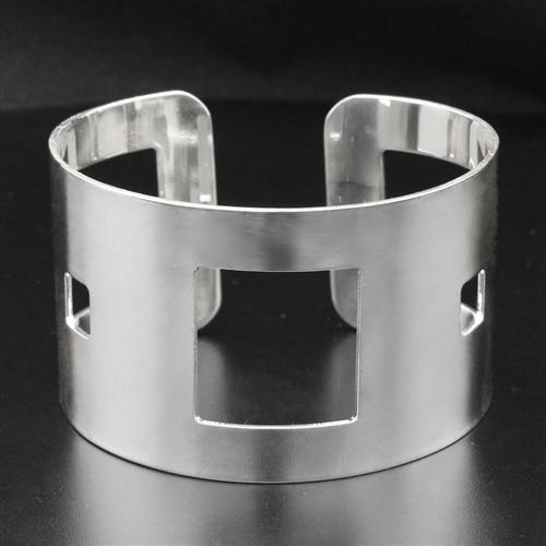 MALO1952 - High polished (no plating) Stainless Steel Bangle with No Stone